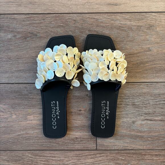 White Shell sandals size 8 coconuts by matisse waverly black slides - Picture 1 of 3